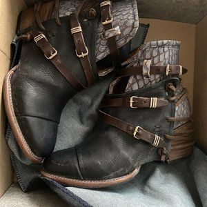Freebird Navy Crue